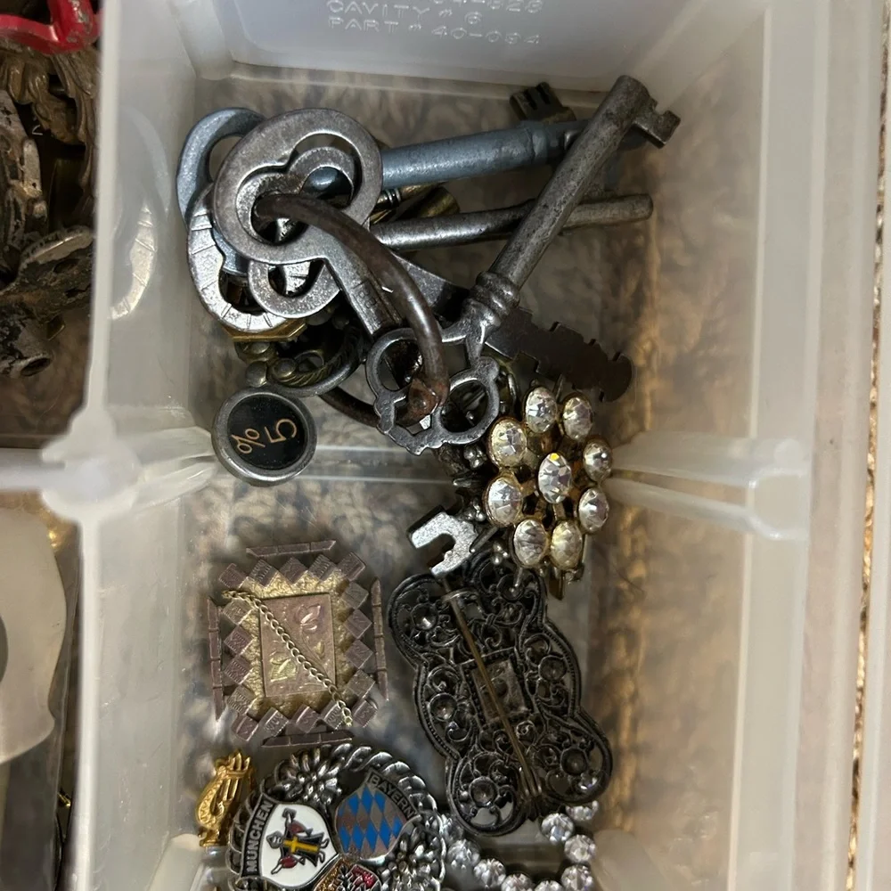 HUGE LOT vintage keys brooches watch parts belt buckles for crafts art jewelry